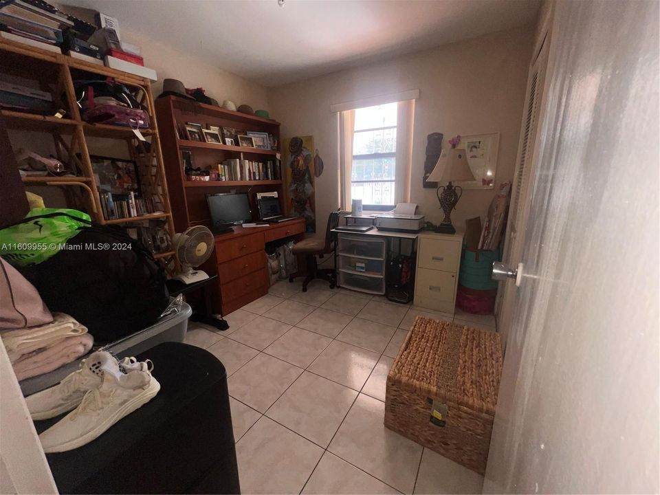 En Venta: $534,000 (4 camas, 2 baños, 1180 Pies cuadrados)