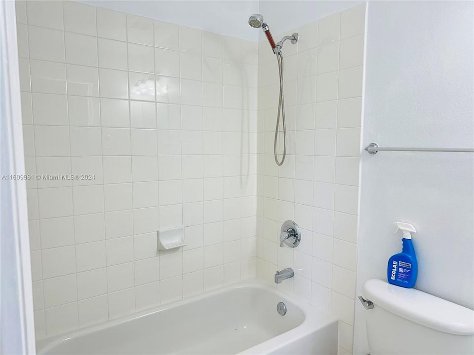 For Rent: $2,900 (2 beds, 2 baths, 1450 Square Feet)