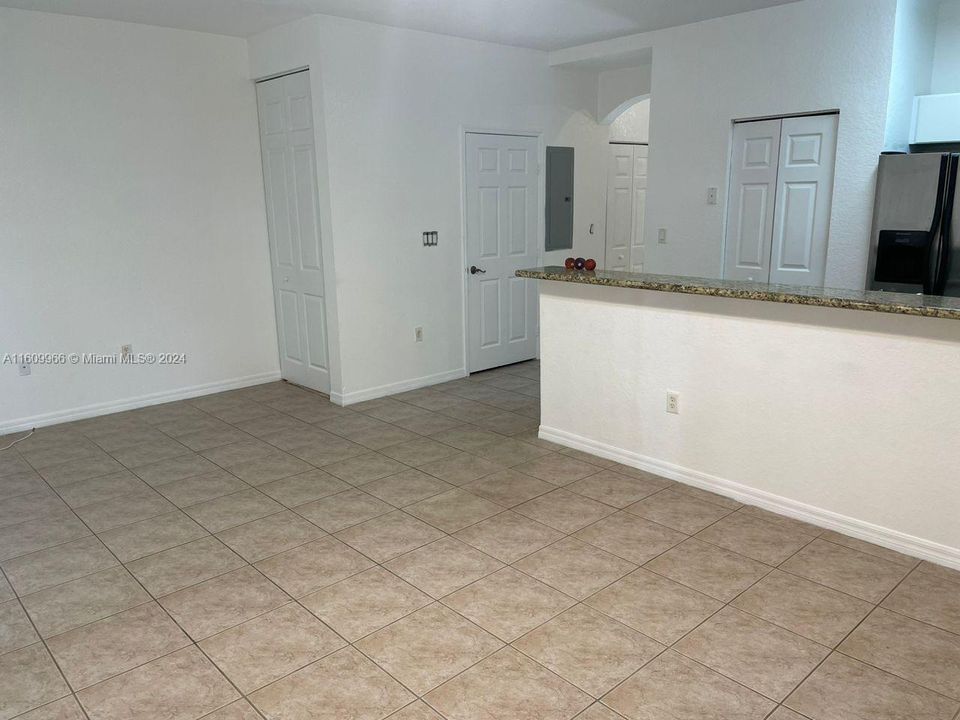 Active With Contract: $2,750 (3 beds, 2 baths, 1505 Square Feet)