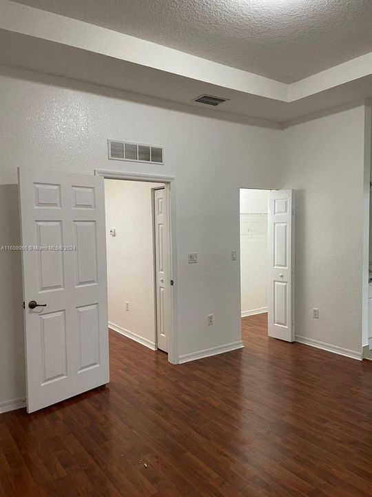 Active With Contract: $2,750 (3 beds, 2 baths, 1505 Square Feet)