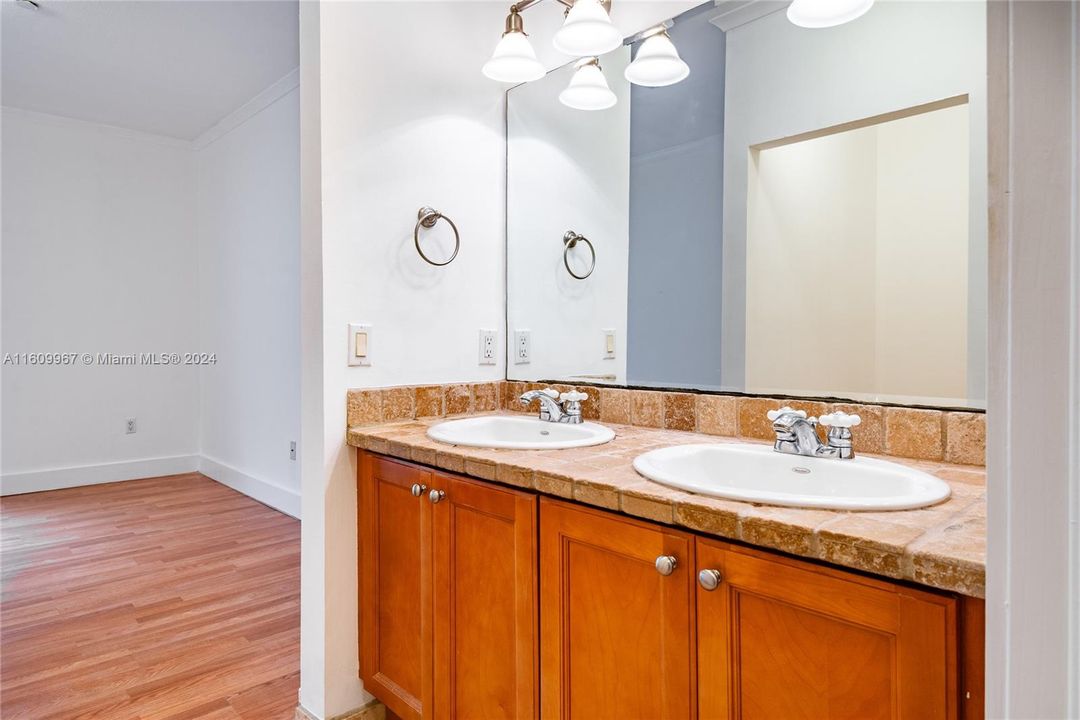 Active With Contract: $4,700 (2 beds, 2 baths, 1875 Square Feet)