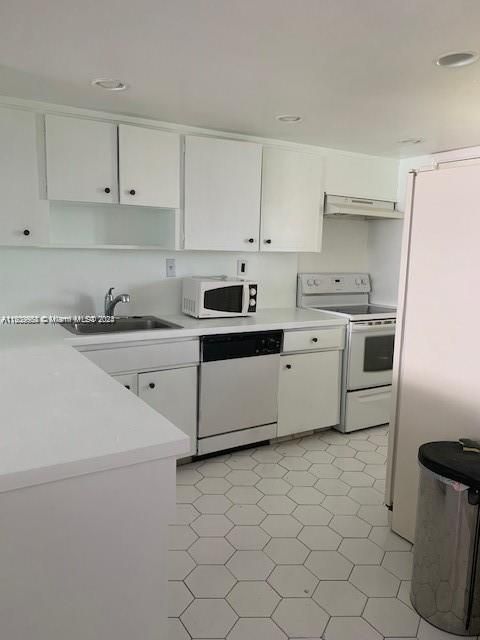 For Sale: $198,000 (1 beds, 1 baths, 830 Square Feet)