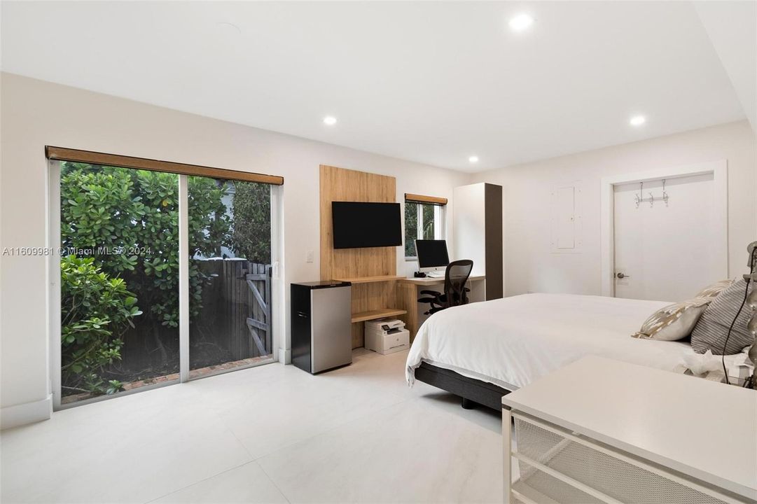 Active With Contract: $3,700,000 (4 beds, 2 baths, 2611 Square Feet)