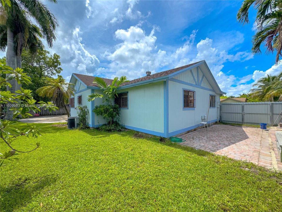 Recently Sold: $540,000 (3 beds, 2 baths, 1269 Square Feet)