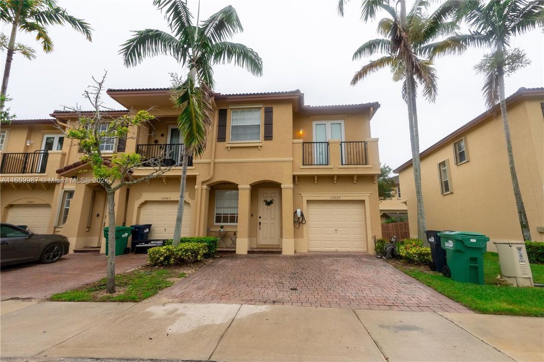 For Sale: $540,000 (3 beds, 2 baths, 1733 Square Feet)