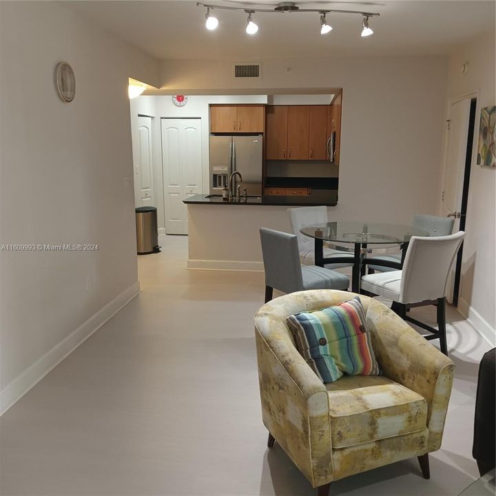For Rent: $2,650 (2 beds, 2 baths, 1108 Square Feet)