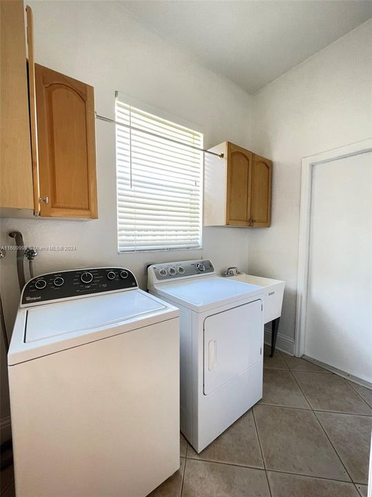 For Rent: $5,000 (4 beds, 2 baths, 2540 Square Feet)