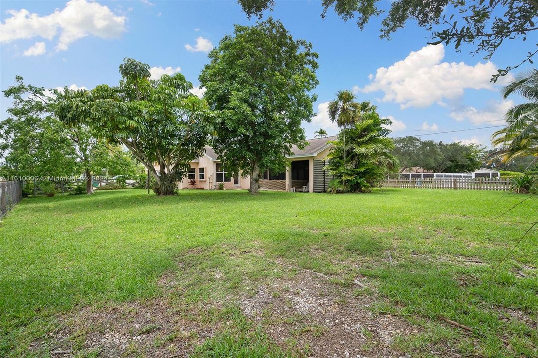 For Sale: $675,000 (3 beds, 2 baths, 1987 Square Feet)