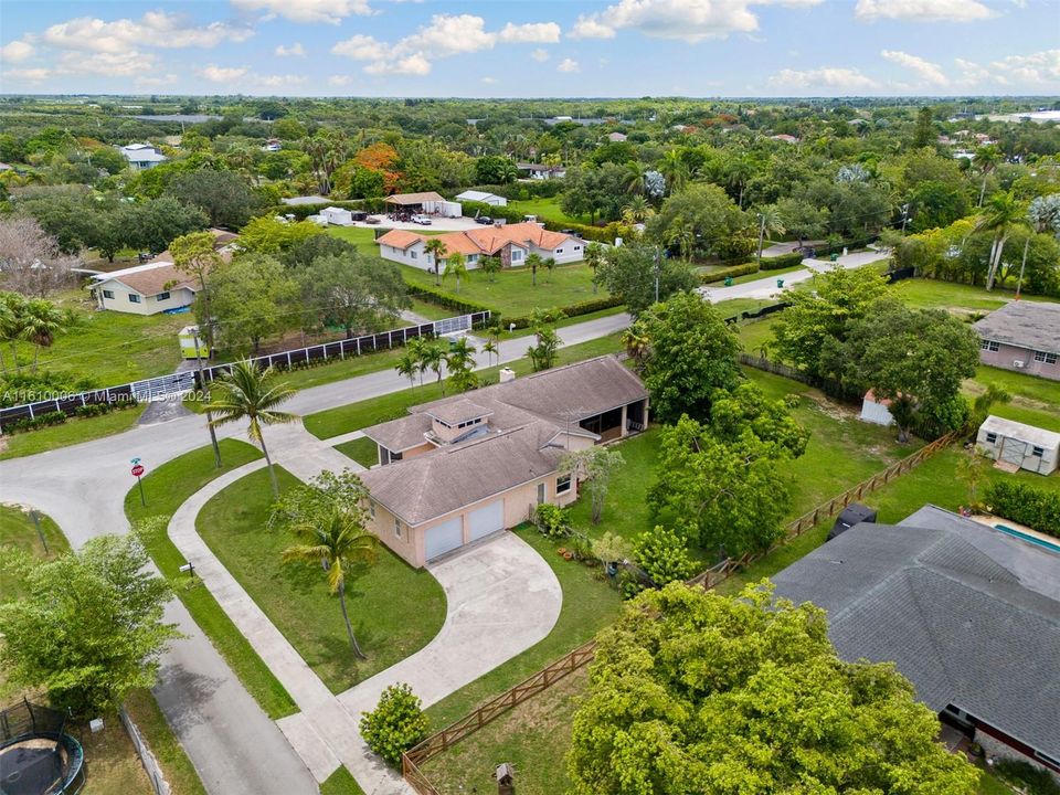 For Sale: $675,000 (3 beds, 2 baths, 1987 Square Feet)