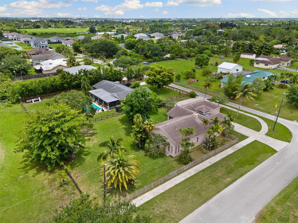 For Sale: $675,000 (3 beds, 2 baths, 1987 Square Feet)