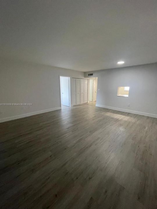 For Rent: $2,100 (1 beds, 1 baths, 746 Square Feet)