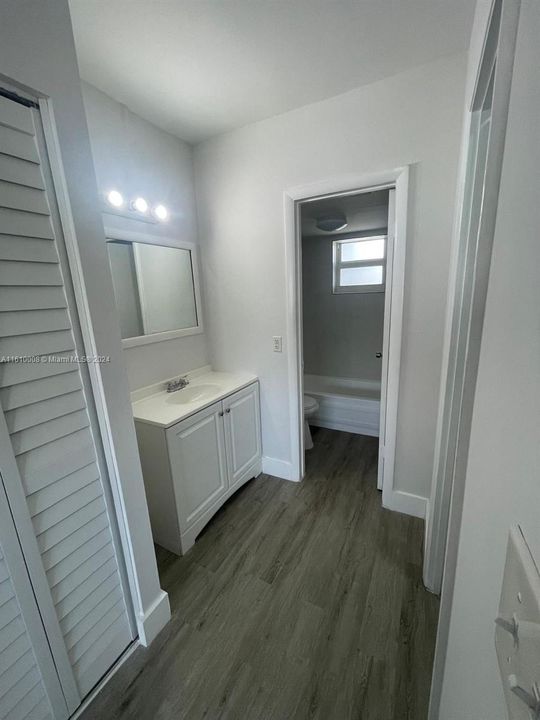 For Rent: $2,100 (1 beds, 1 baths, 746 Square Feet)