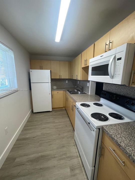 For Rent: $2,100 (1 beds, 1 baths, 746 Square Feet)