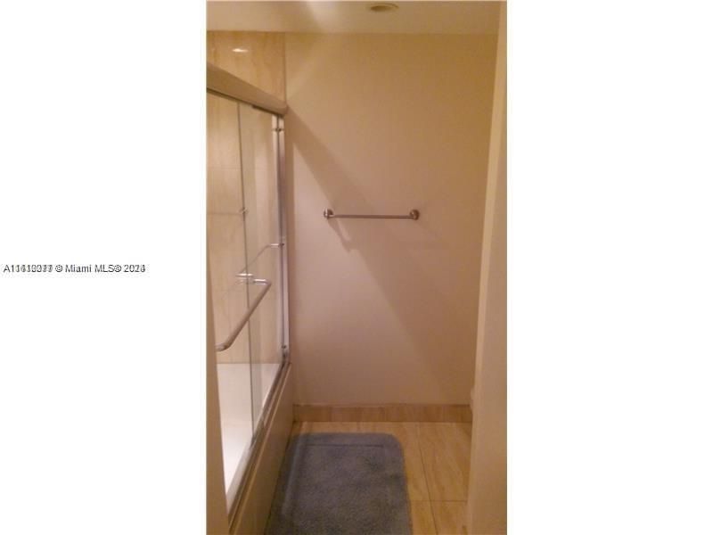 For Rent: $2,000 (0 beds, 1 baths, 732 Square Feet)