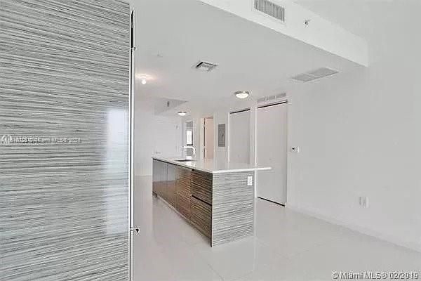 For Rent: $4,800 (2 beds, 2 baths, 1143 Square Feet)