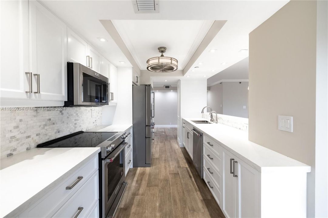 For Sale: $579,900 (2 beds, 2 baths, 1164 Square Feet)