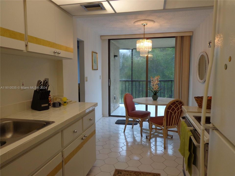 For Rent: $2,900 (2 beds, 2 baths, 1320 Square Feet)