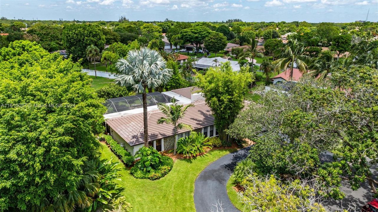 Active With Contract: $850,000 (4 beds, 3 baths, 3134 Square Feet)