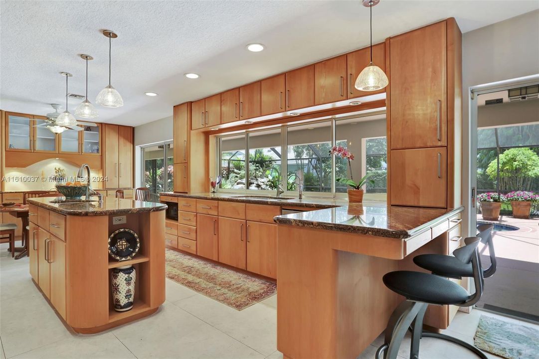 Two sinks - Premium solid maple wood and under cabinet lighting