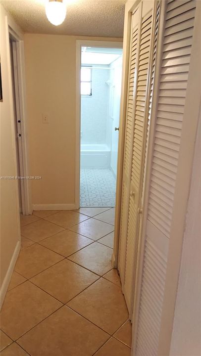 For Rent: $1,800 (2 beds, 2 baths, 1179 Square Feet)