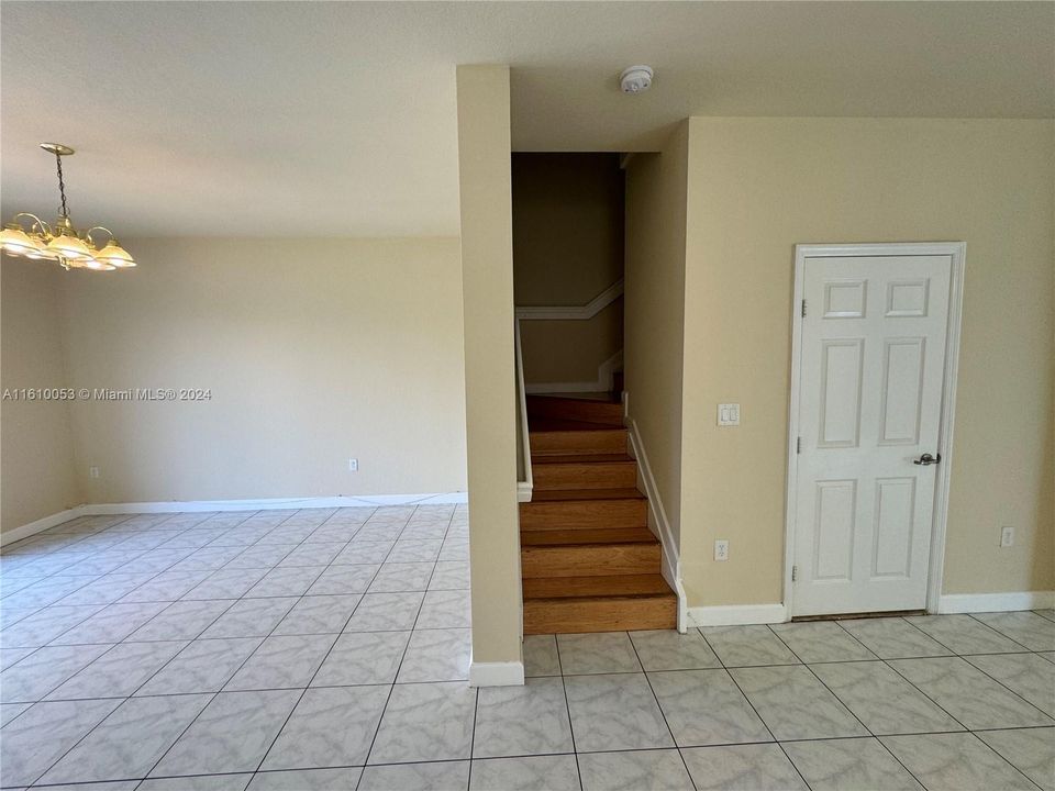 For Rent: $3,800 (3 beds, 2 baths, 1592 Square Feet)