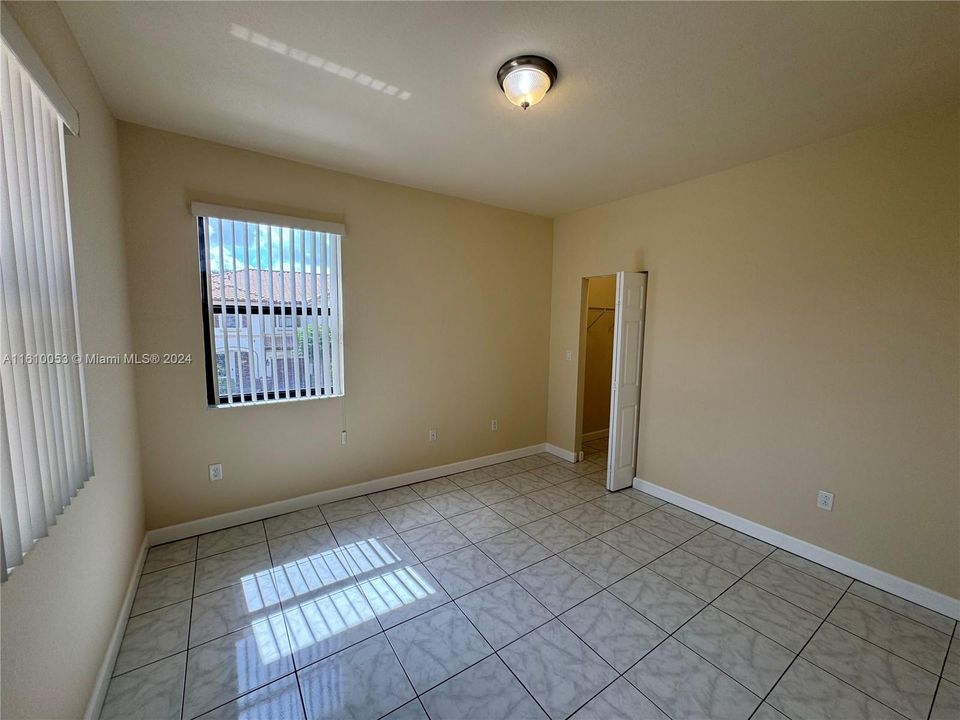 For Rent: $3,800 (3 beds, 2 baths, 1592 Square Feet)