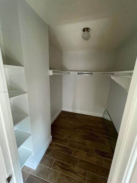 extra large master bedroom closet