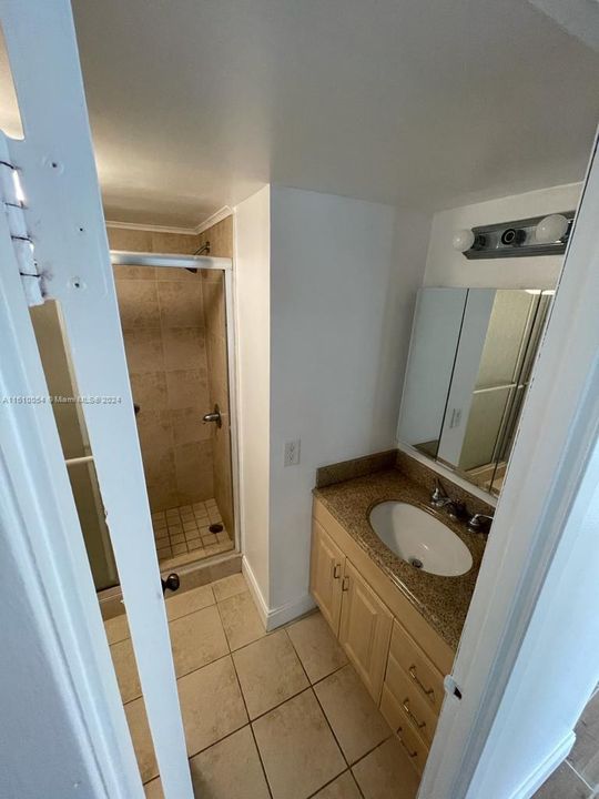 2nd bathroom