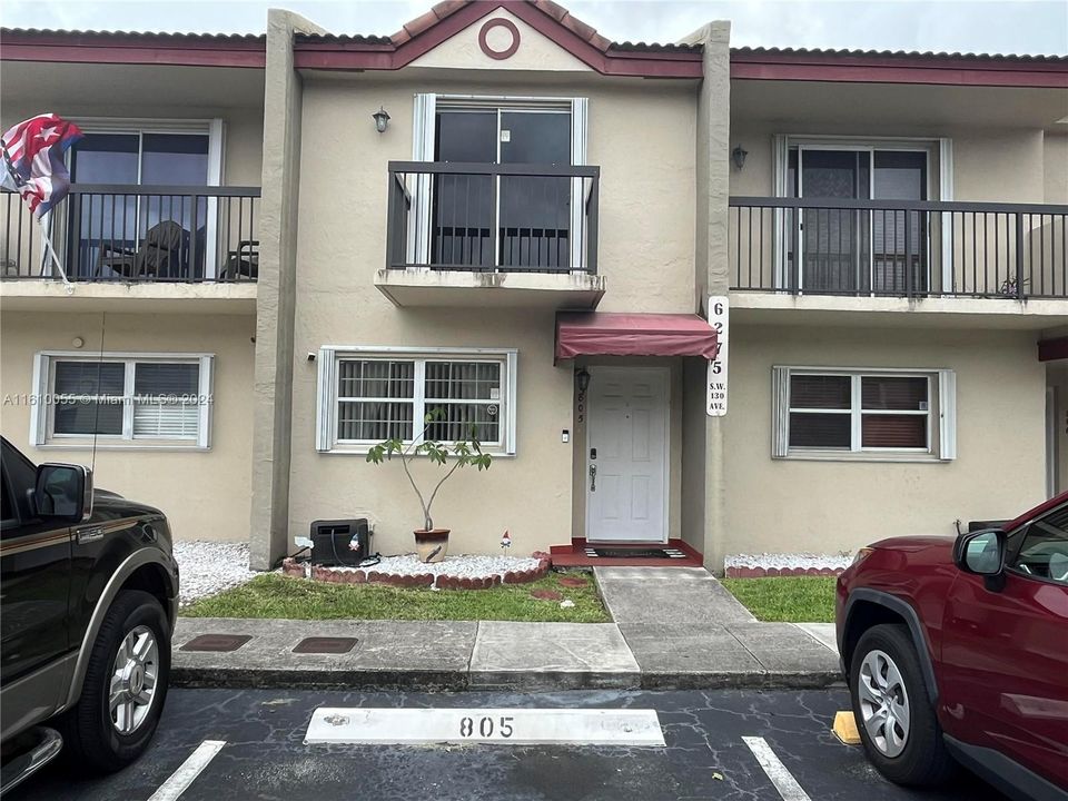 Active With Contract: $2,500 (2 beds, 2 baths, 1100 Square Feet)