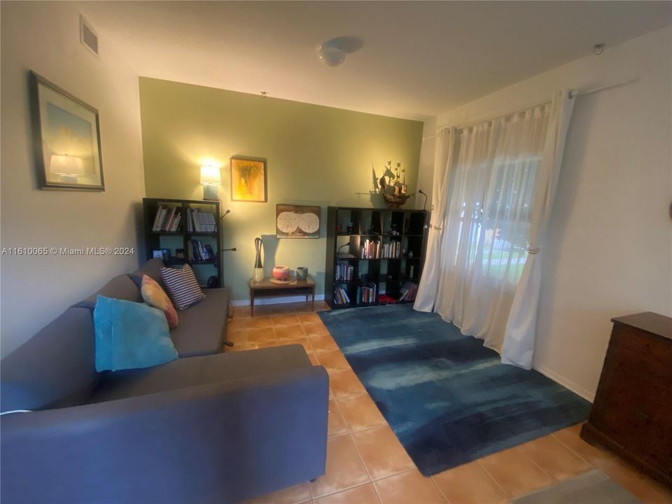 For Rent: $2,800 (3 beds, 2 baths, 1396 Square Feet)