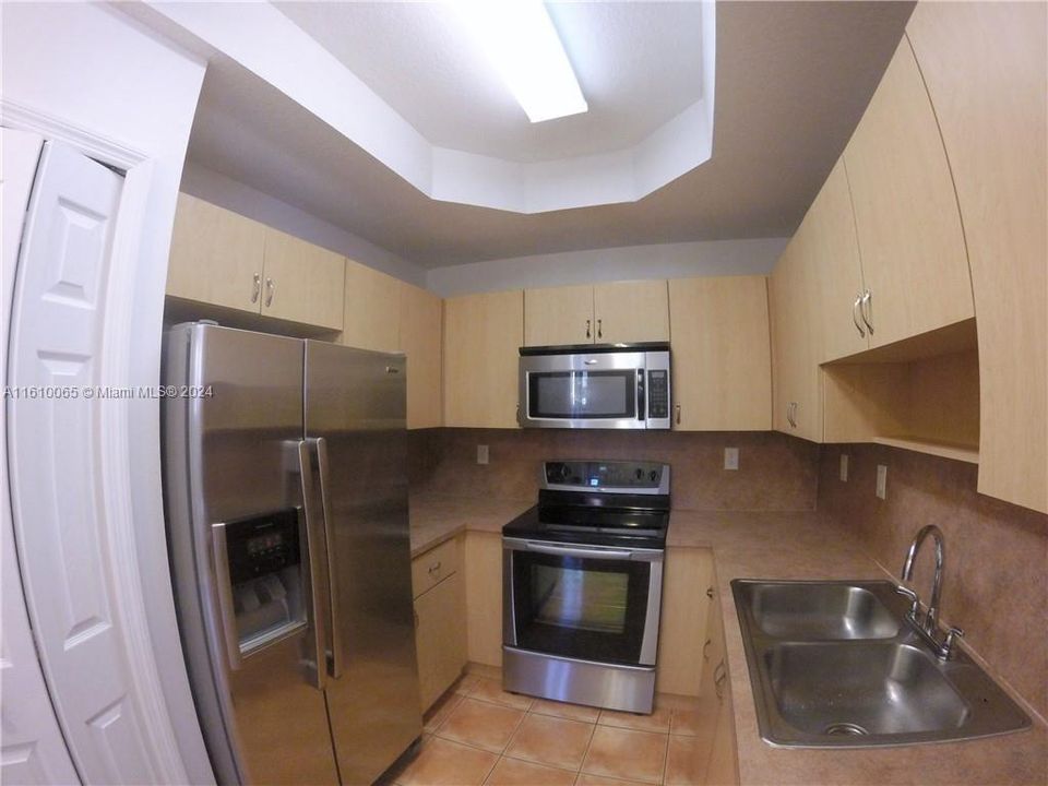 For Rent: $2,800 (3 beds, 2 baths, 1396 Square Feet)