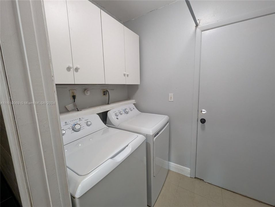 For Rent: $2,800 (2 beds, 2 baths, 1152 Square Feet)