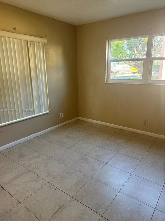 For Rent: $3,150 (4 beds, 2 baths, 3694 Square Feet)