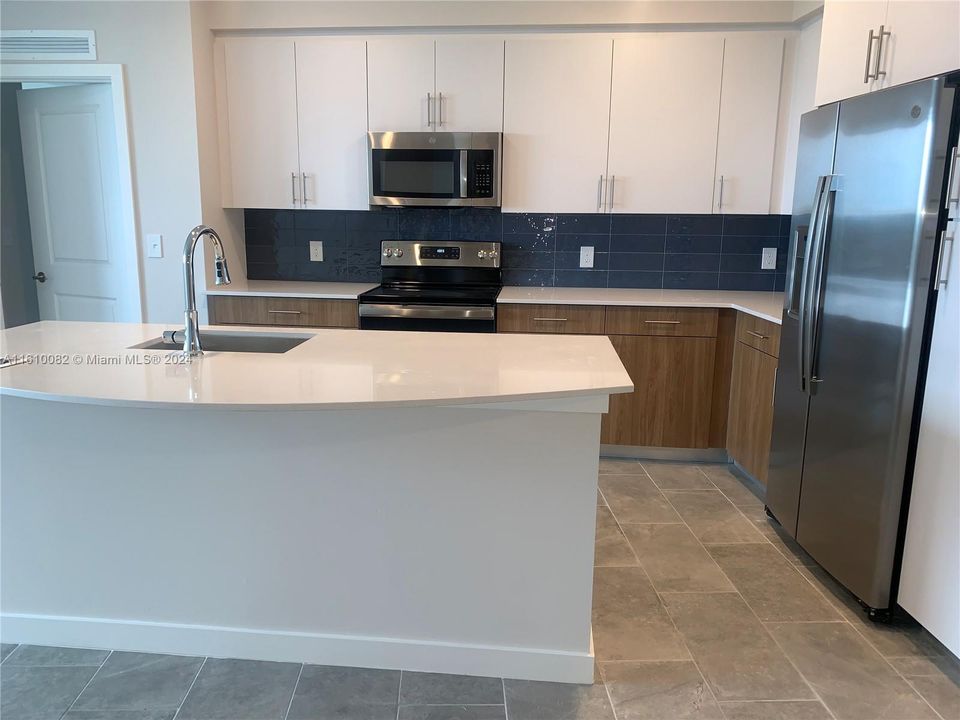 For Rent: $3,942 (2 beds, 2 baths, 1684 Square Feet)