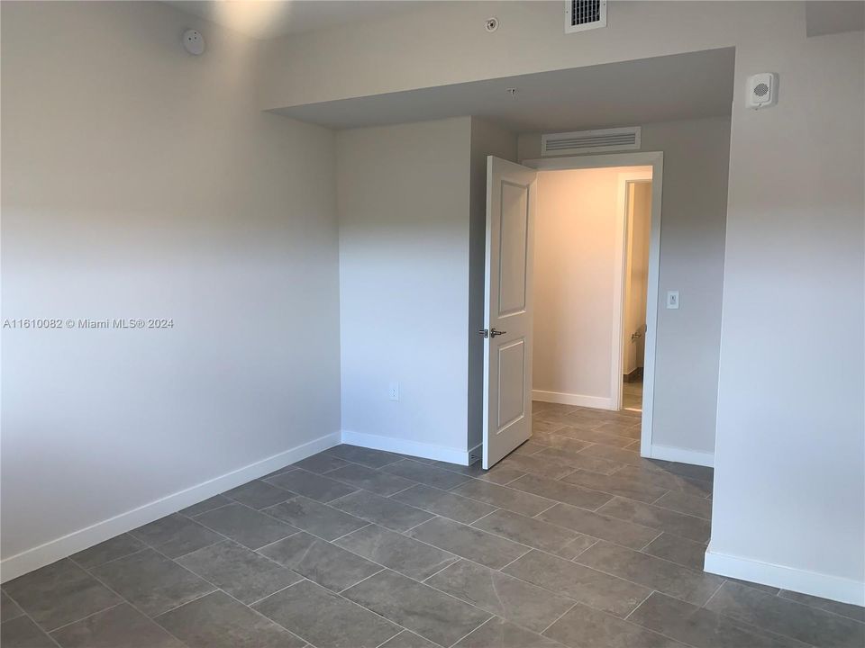 For Rent: $3,942 (2 beds, 2 baths, 1684 Square Feet)