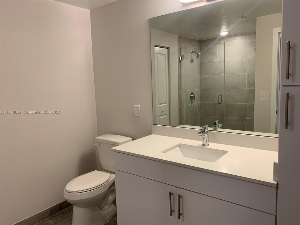 For Rent: $2,224 (1 beds, 1 baths, 777 Square Feet)