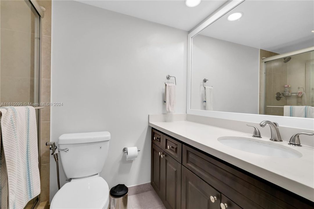 For Sale: $275,000 (2 beds, 2 baths, 1112 Square Feet)