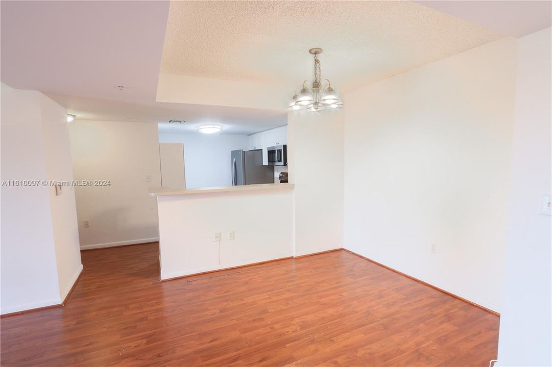 For Rent: $2,650 (2 beds, 2 baths, 1136 Square Feet)