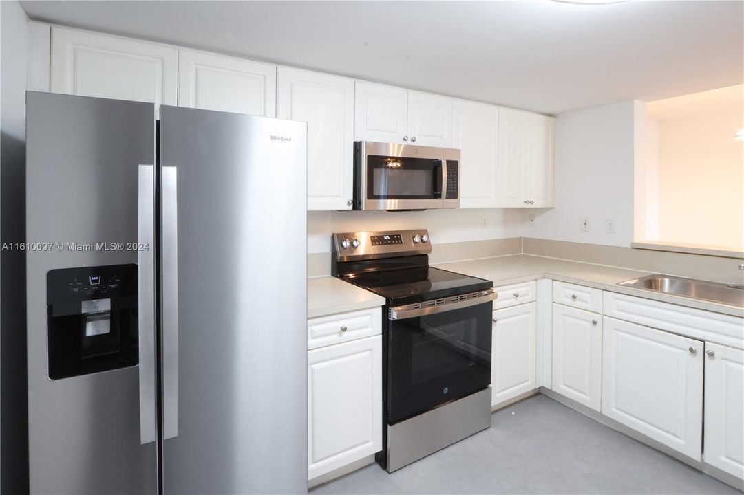 For Rent: $2,650 (2 beds, 2 baths, 1136 Square Feet)