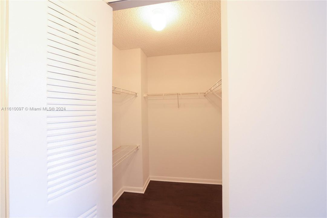 For Rent: $2,650 (2 beds, 2 baths, 1136 Square Feet)