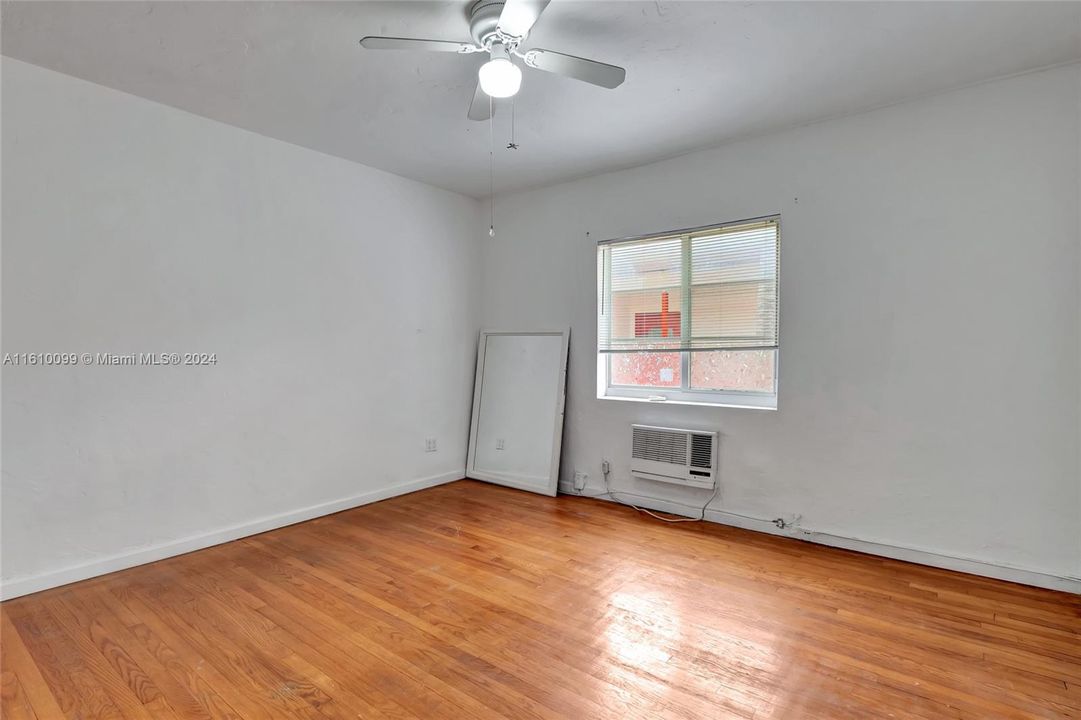 For Rent: $2,000 (1 beds, 1 baths, 780 Square Feet)