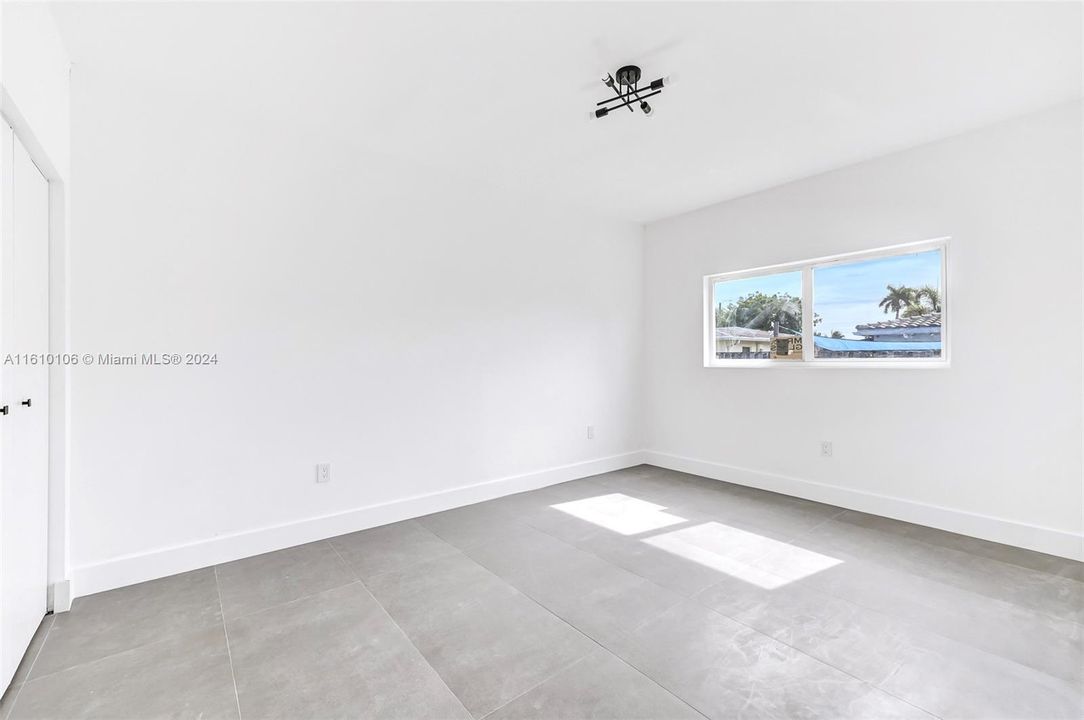 For Sale: $545,000 (3 beds, 2 baths, 1050 Square Feet)