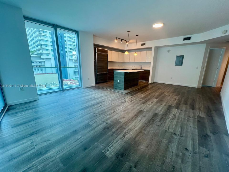 Active With Contract: $4,100 (2 beds, 2 baths, 1167 Square Feet)