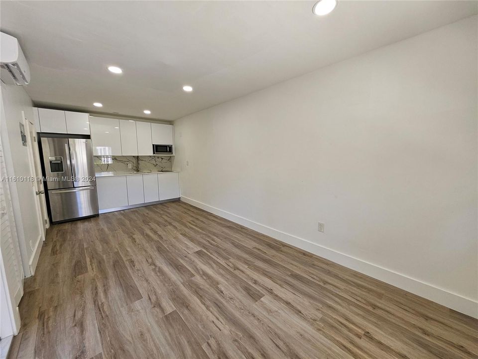 Active With Contract: $1,500 (0 beds, 1 baths, 2398 Square Feet)