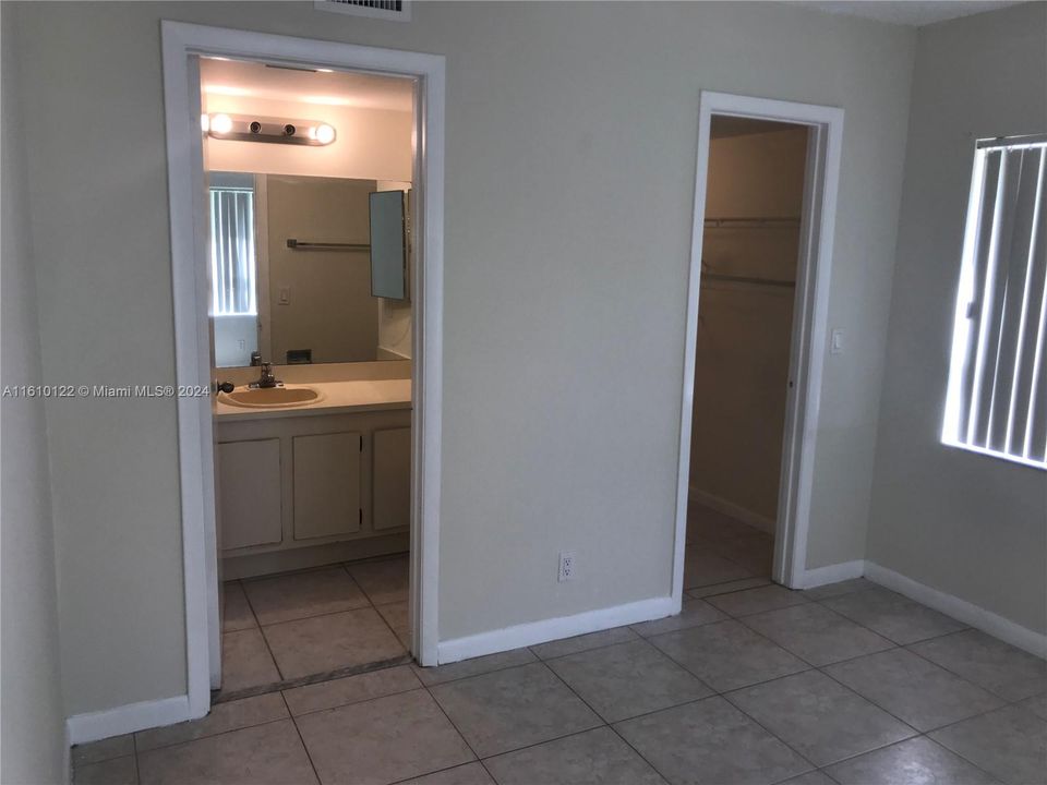 For Rent: $2,100 (2 beds, 2 baths, 857 Square Feet)