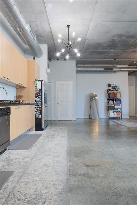 For Sale: $385,000 (2 beds, 2 baths, 1065 Square Feet)