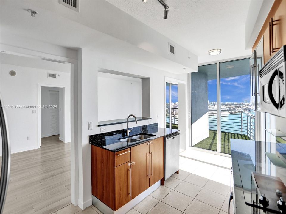 For Sale: $1,198,000 (3 beds, 2 baths, 1792 Square Feet)