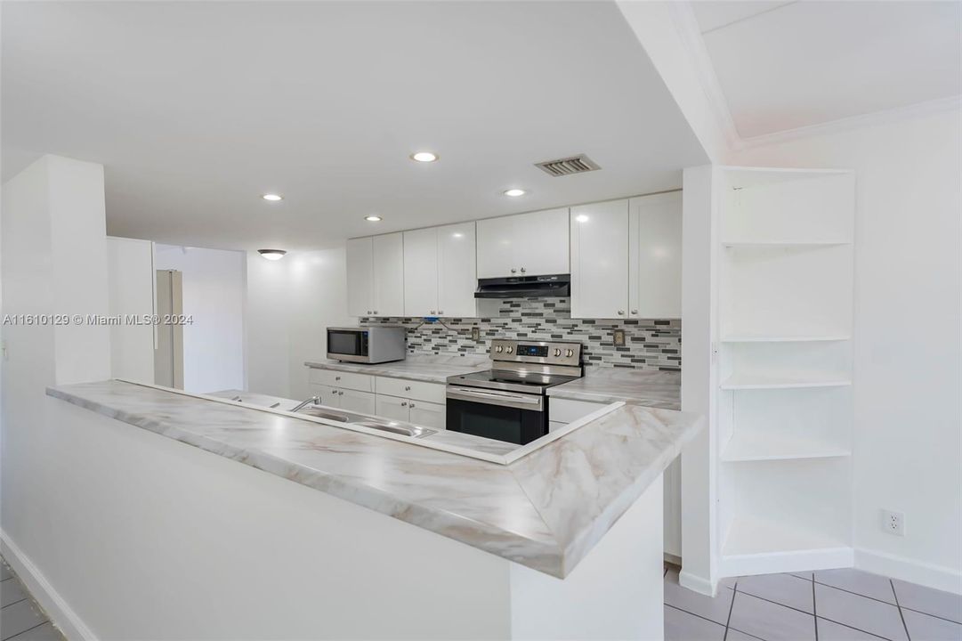 Active With Contract: $399,000 (3 beds, 2 baths, 1764 Square Feet)