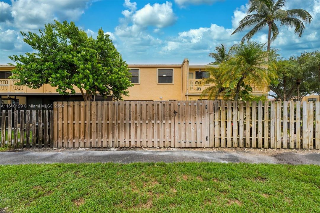 Active With Contract: $399,000 (3 beds, 2 baths, 1764 Square Feet)