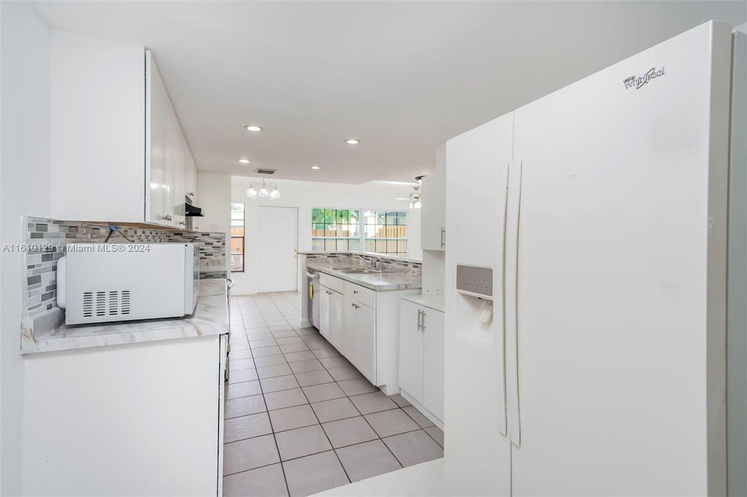 For Sale: $440,000 (3 beds, 2 baths, 1764 Square Feet)